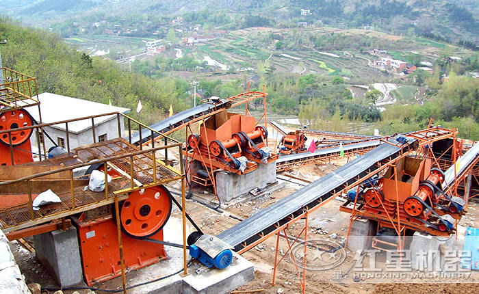 颚式破碎机现场 颚式破碎机现场
